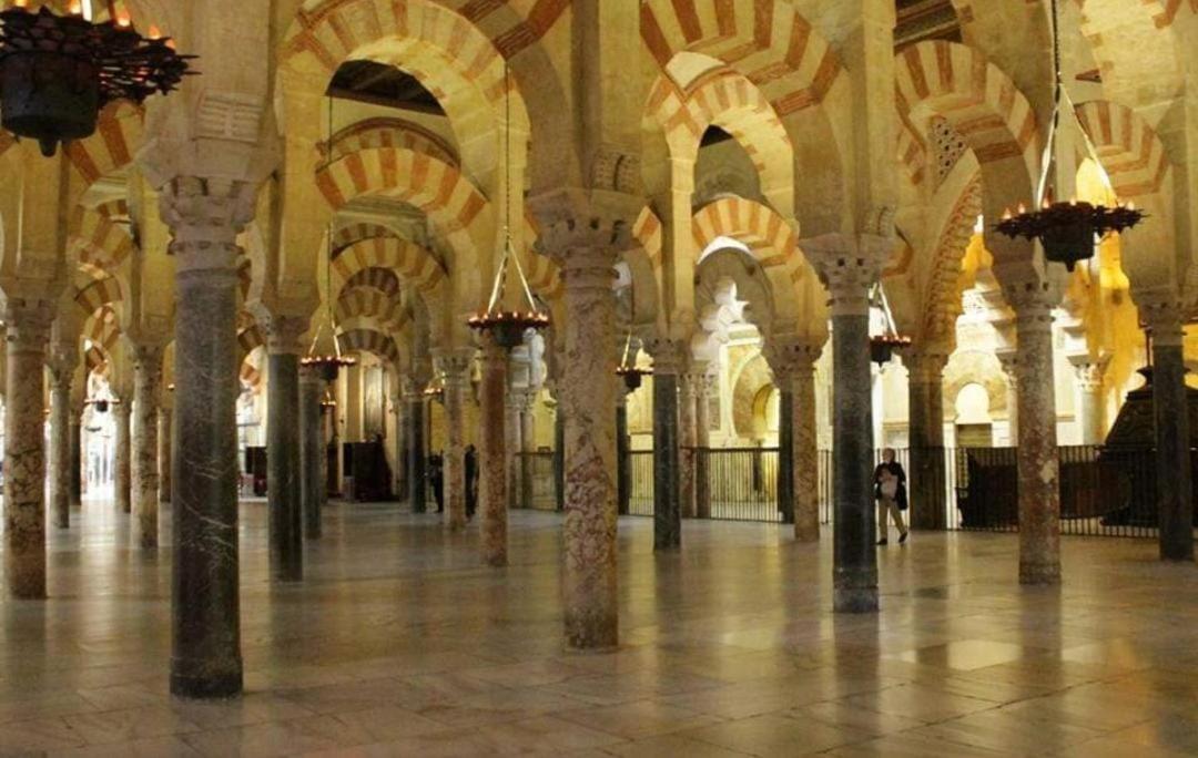 A 20 Metros De La Mezquita Catedral ,Apartamentos Turistico Cespedes 5 Cordoba Exterior photo